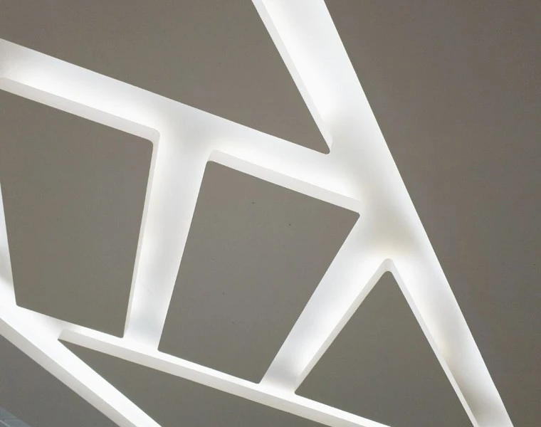 Detalles elegantes con sistemas de iluminación interior
